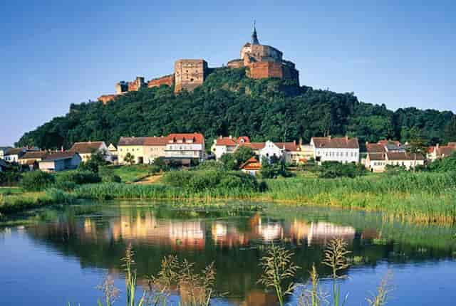 传媒专业的艺考好考不